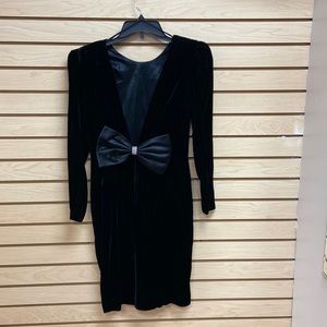 Renditions women fancy, rich looking dress Made in USA Size 4